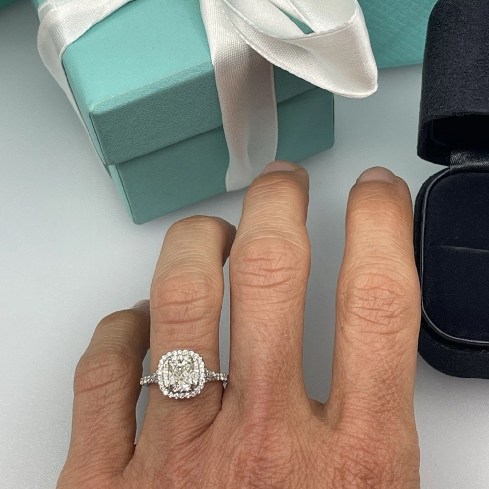 Tiffany & Co. Soleste 1.06 Ct Cushion Diamond Platinum Engagement Ring $15000 - Picture 7 of 15